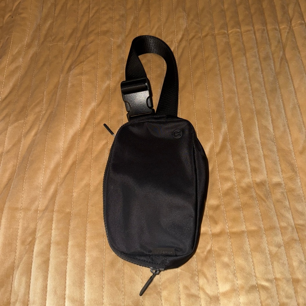 Lululemon Fanny Pack NWOT